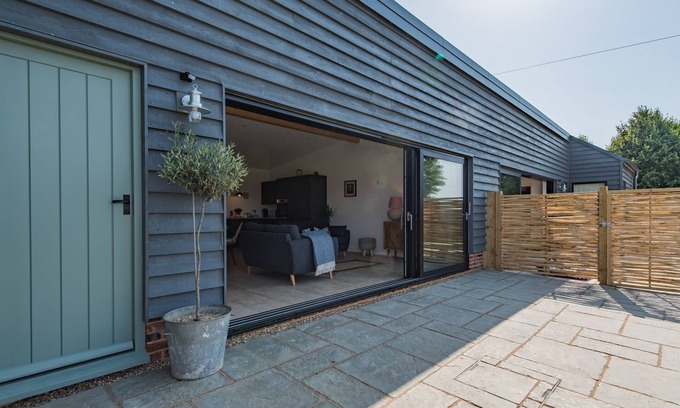 Ashford Casa | Two contemporary pet friendly barns - 8 guests in 4 bedrooms