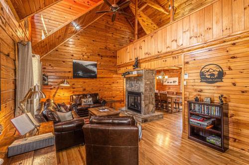 Bryson City Casa | Two Cubs Cabin