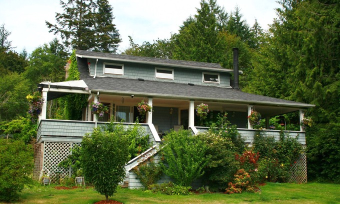 North Oyster Apartamento | Two Dogs Inn Ladysmith le da una calurosa bienvenida.