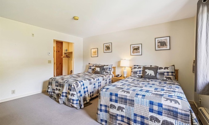 West Bridgewater Hotel | Two Double bed Hotel Room with outdoor heated pool 216