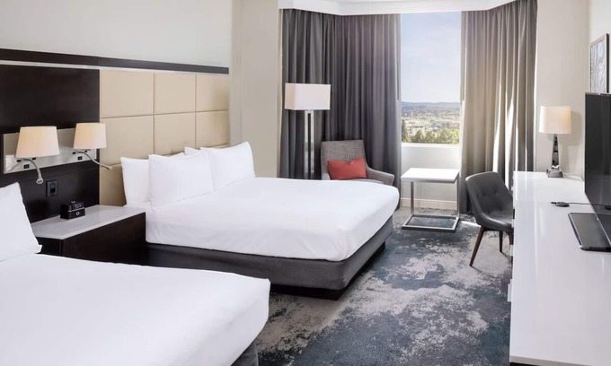 Redwood Shores Hotel | Two Double Water View Room at Grand Bay San Francisco Hotel, Pool