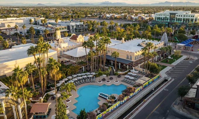 Downtown Complejo | Two Elegant Units! Pool, Parking and Gym