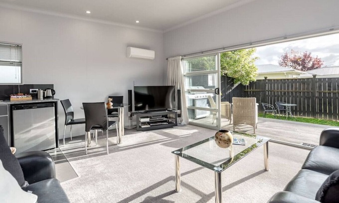 Martinborough Casa | TWO FOUR COLOGNE#2, Martinborough