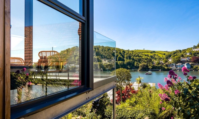 Dartmouth Chalet De Esquí | Two Guns - Stylish town house with stunning views