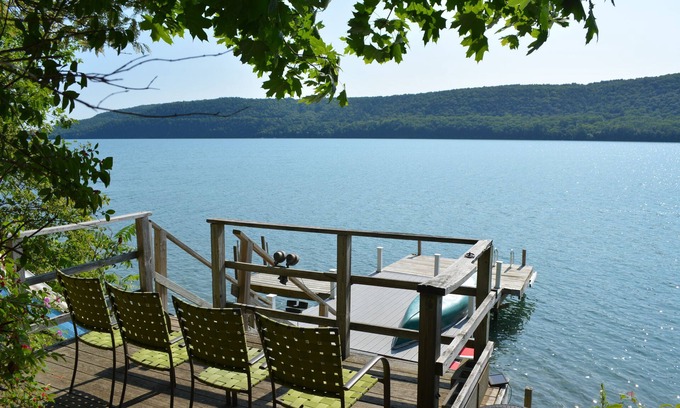Cooperstown - Otsego Lake Casa | Duerme 22! Gran propiedad del lago en Coop con piscina y muelle - Baseball Family Ready!