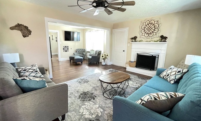 Aiken Casa | Two Homes Next Door - Lots of Entertainment
