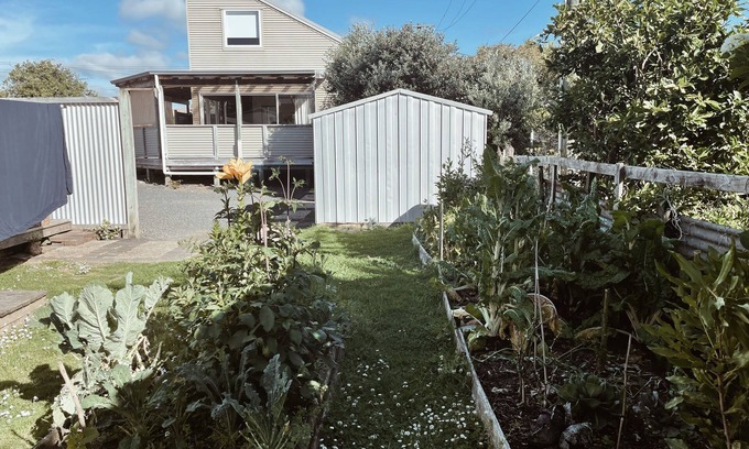 Raglan Casa | Two Homes, One Property!