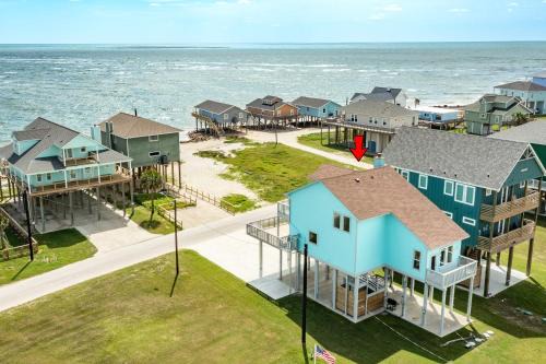 San Luis Casa | Two Huge Decks & Sandy Sea Views