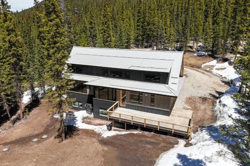Valley of the Blue Casa | Two Mile Pines Luxe 5BR Forest Retreat