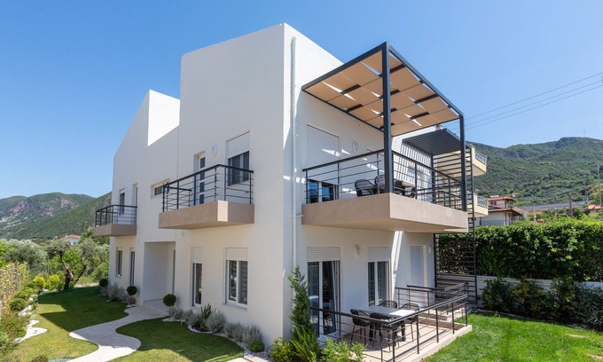 Psathopirgos Apartamento | Two Olive Trees - "Olive" Apartment - 2 bedrooms - Sea View