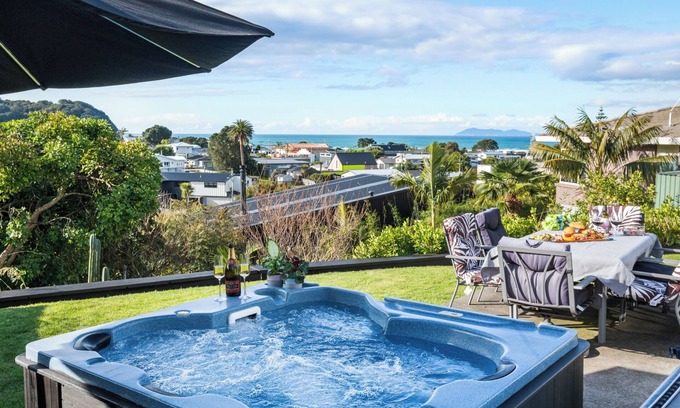 Waihi Beach Casa | Two Palms - Waihi Beach Holiday Apartment