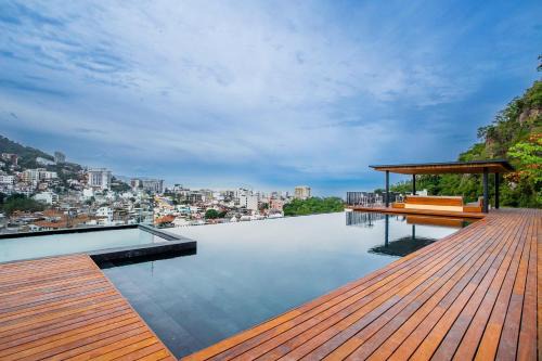 El Caloso Casa | Two Pools, Bar & Gym | Casa Medianoche at Oasis