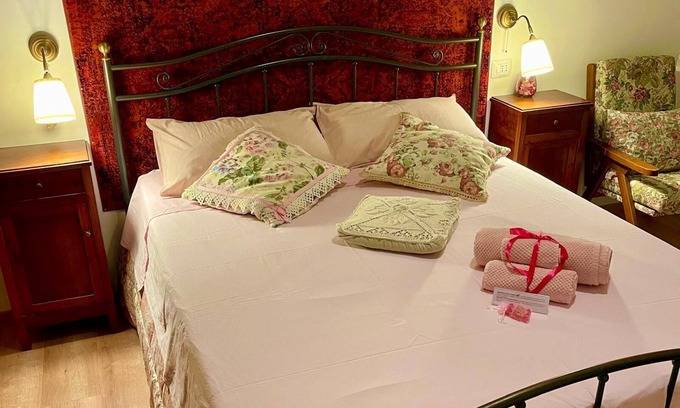 Reggio nell'Emilia Cama Y Desayuno | Two Private Rooms: with 1 room, with 2 rooms. Kitchen Living Room Parking