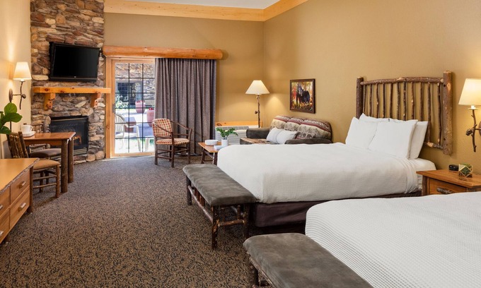 Rothschild Casa | Two Queen Fireplace Suite With Access to Pool, Hot Tub, and Gym