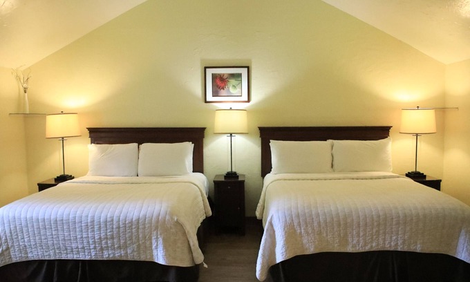Northeast Carmel Cabaña | Two Queen Suite Cottage