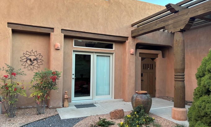Northeast Heights Apartamento | Two Room 400 sf Guest House