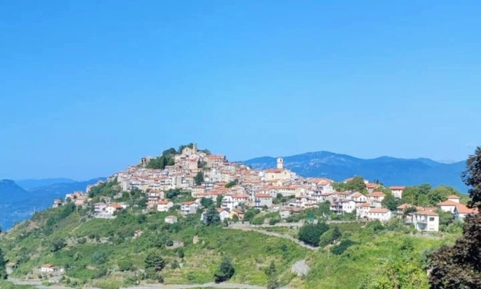 Berzi Apartamento | Two-room apartment in villa with large yard, garden and free parking under the house.