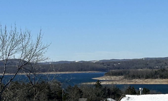 Lakeview Casa | Two Seperate Living Areas with Views of Bull Shoals Lake and Dam
