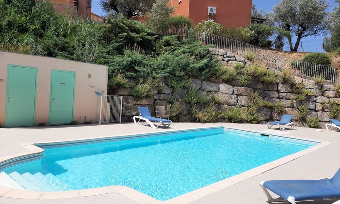 Nyons Casa | Two-storey house with terrace and shared pool