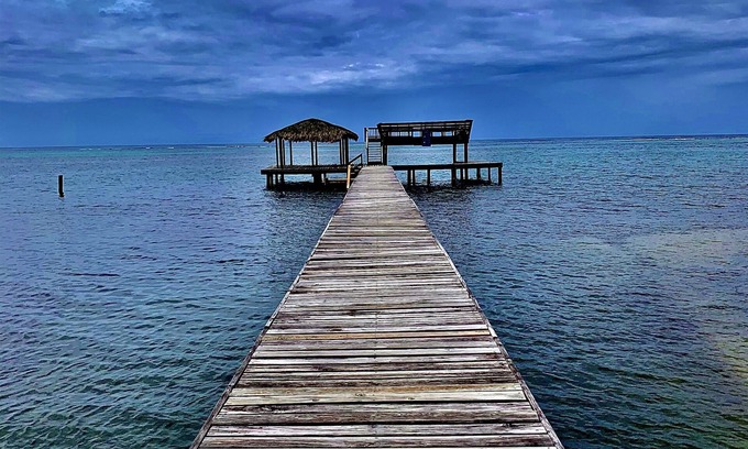 Antoneys Cay Casa | Two Story 3/Bd 2Bath, w Pool and steps to the best snorkeling on the island