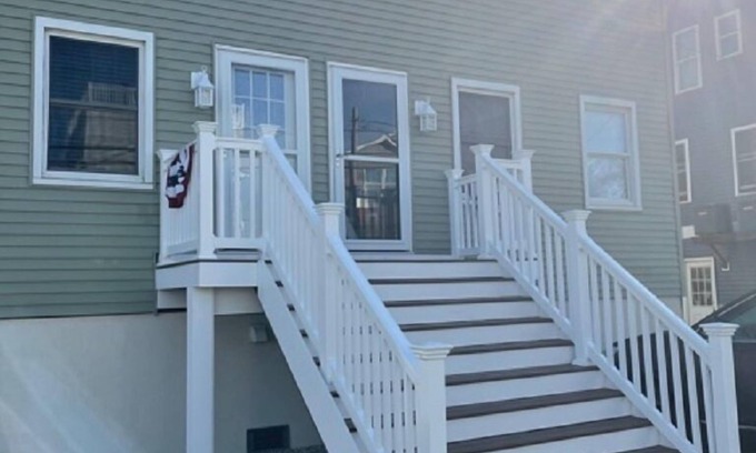 Holgate Condominio | Two-Story Condo Just 4 Houses to the Beach in Holgate