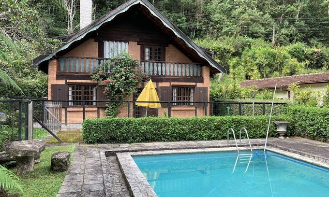 Mury Casa | Casa de dos pisos en Mury