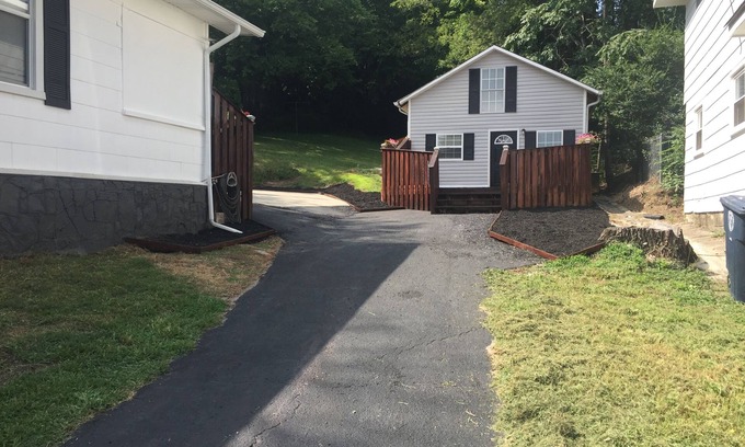 East Ridge Casa | Two story house requires 30+ day booking