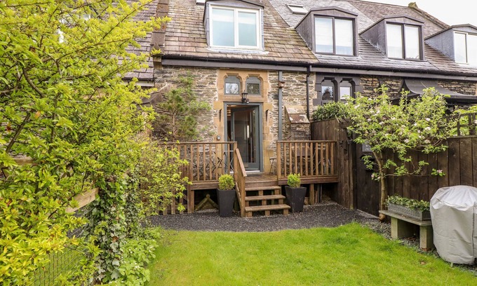 Staveley Cabaña | TWO THE CHAPEL - STAVELEY, family friendly in Staveley