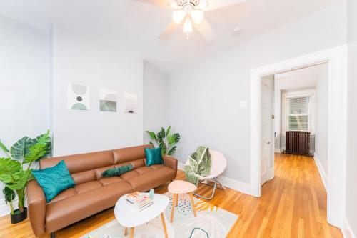 Lawrenceville Casa | TWO town homes! 6 Bedrooms, 2 King beds, Walk to Eats