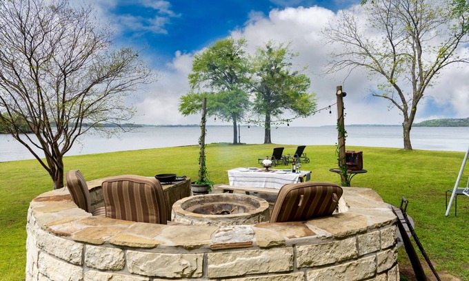 Berryville Casa | Two Waterfront cottages for the price of one! Porch living area off main house !