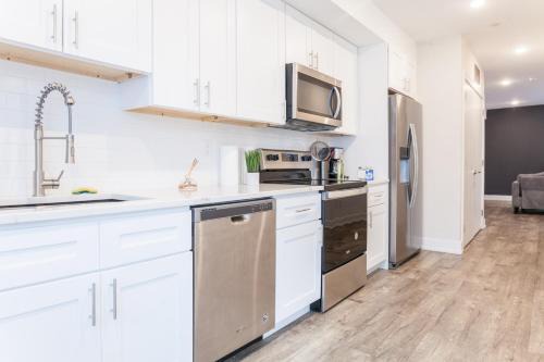 North Philadelphia East Apartamento | Twobdrm Spacious Retreat-wd-wifi Freeparkings