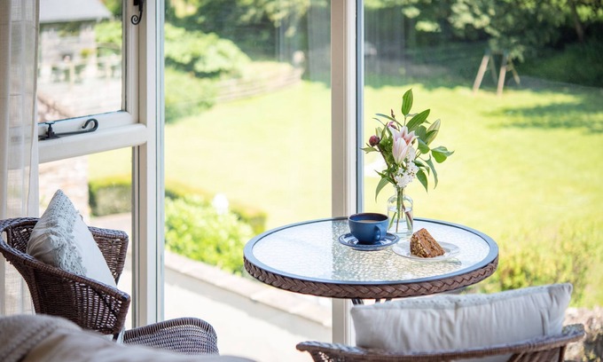 Kingsbridge Cabaña | Twysden Cottage - a cottage that sleeps 6 guests in 3 bedrooms