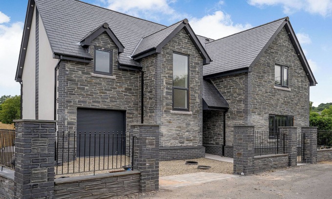Ammanford Cabaña | Ty Afon Reg - UK38509