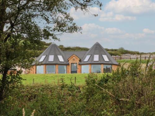 Cribyn Casa | Ty Crwn - The Roundhouse
