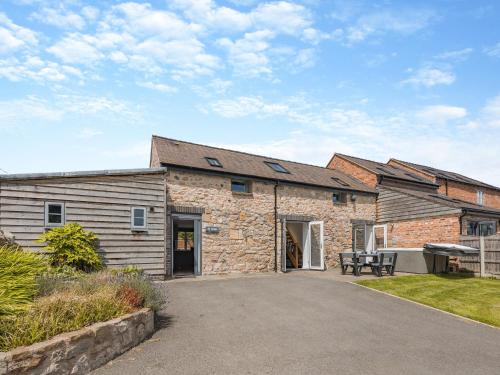 Trevor Casa | Ty Godro - Uk12745