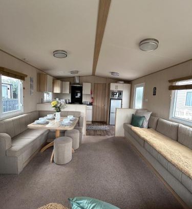 Dinas Chalet De Esquí | Ty hedd static caravan
