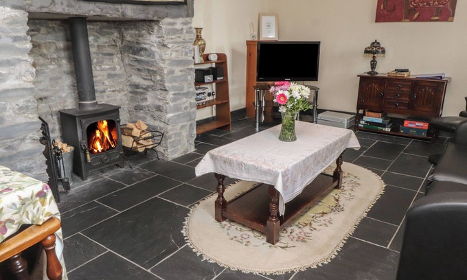 Snowdonia National Park Casa | TY LLUGWY, romantic, character holiday cottage in Betws-Y-Coed