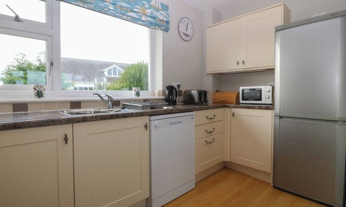 Abersoch Cabaña | TY NANT, pet friendly, country holiday cottage in Abersoch