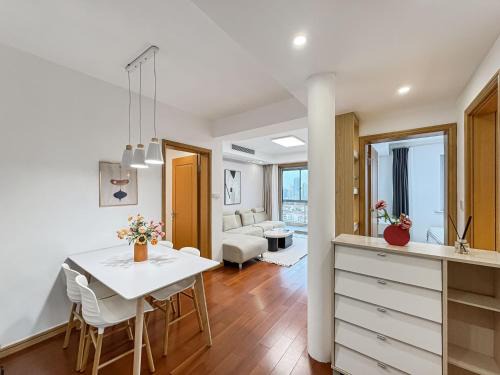Changning Apartamento | Tyms 2BR Apt TianshanRD Near CESIS Line2