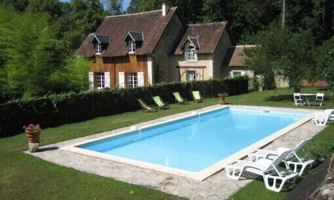 Cloyes-les-Trois-Rivieres Cabaña | Típica casa en el medio del bosque. piscina privada. 4 *