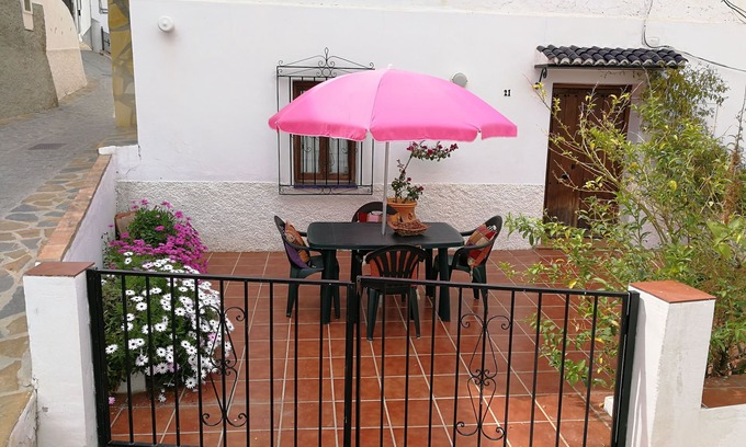 Almachar Cabaña | Casa típica andaluza en pueblo en los montes de Málaga, a 15 km de la playa