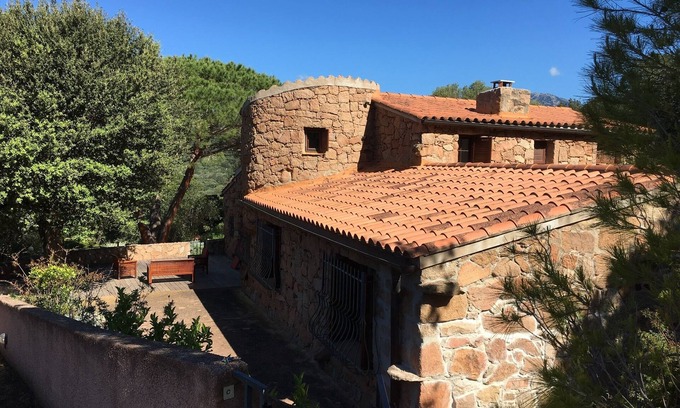 Figari Villa | Típica villa corsa con dependencias en un parque ajardinado con piscina Córcega del Sur
