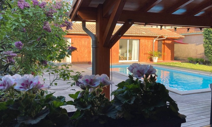 Gujan-Mestras Casa | Typical cozy cabin 4 pers. - Swimming pool - Garden