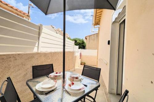 La Jetee Casa | Typical house 20 m from the beach and the port