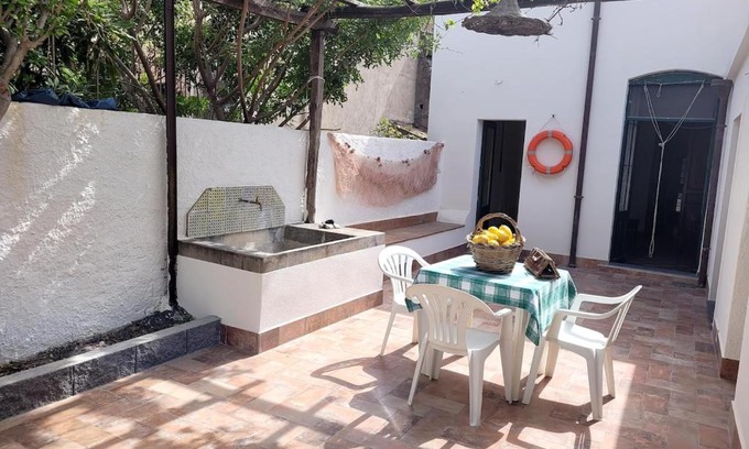 Carruba Casa | Typical house in a Sicilian village