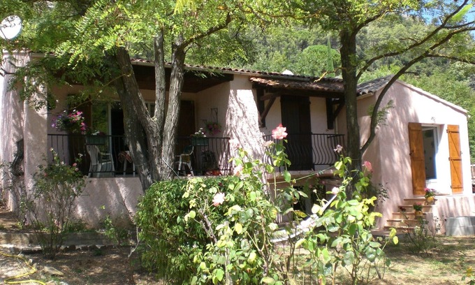 Vins-sur-Caramy Casa | Casa tipica con gran jardin y piscina
