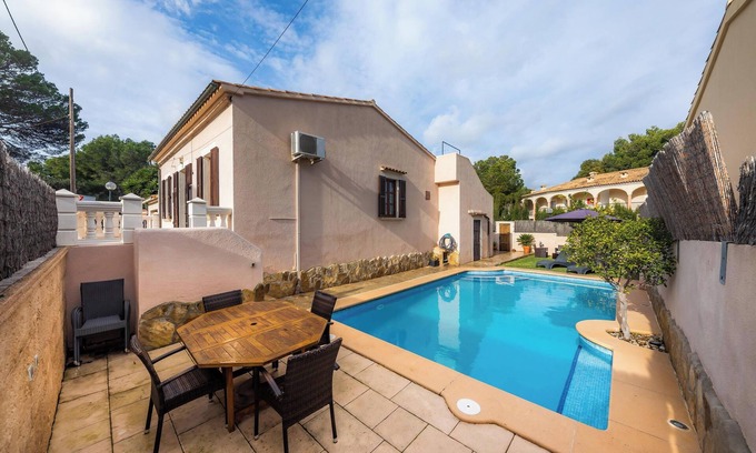 Son Moll Casa | Casa urbana típica mallorquina con piscina – Casa Manolo