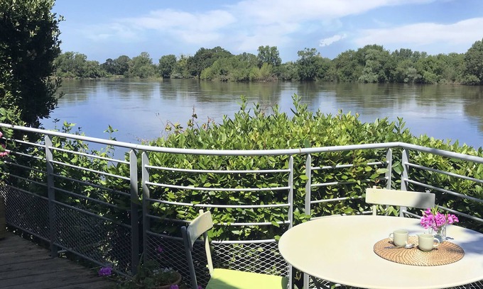 Sainte-Gemmes-sur-Loire Casa | Typical river house, in front of the 'Loire', near to Angers