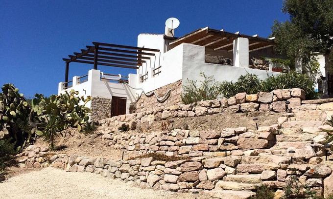 Carloforte Casa | Pequeña casa típica de San Pietro con vistas al campo y al mar, un centro de guardia morisco