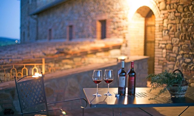 Cinigiano Apartamento | Típica casa de piedra que mira las bodegas de Banfi con piscina y cerca del mar